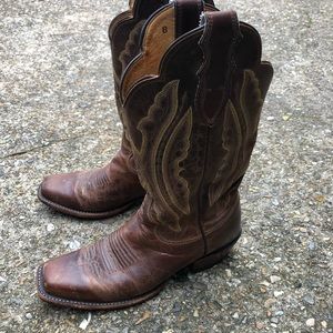 Justin size 7 leather cowgirl boots